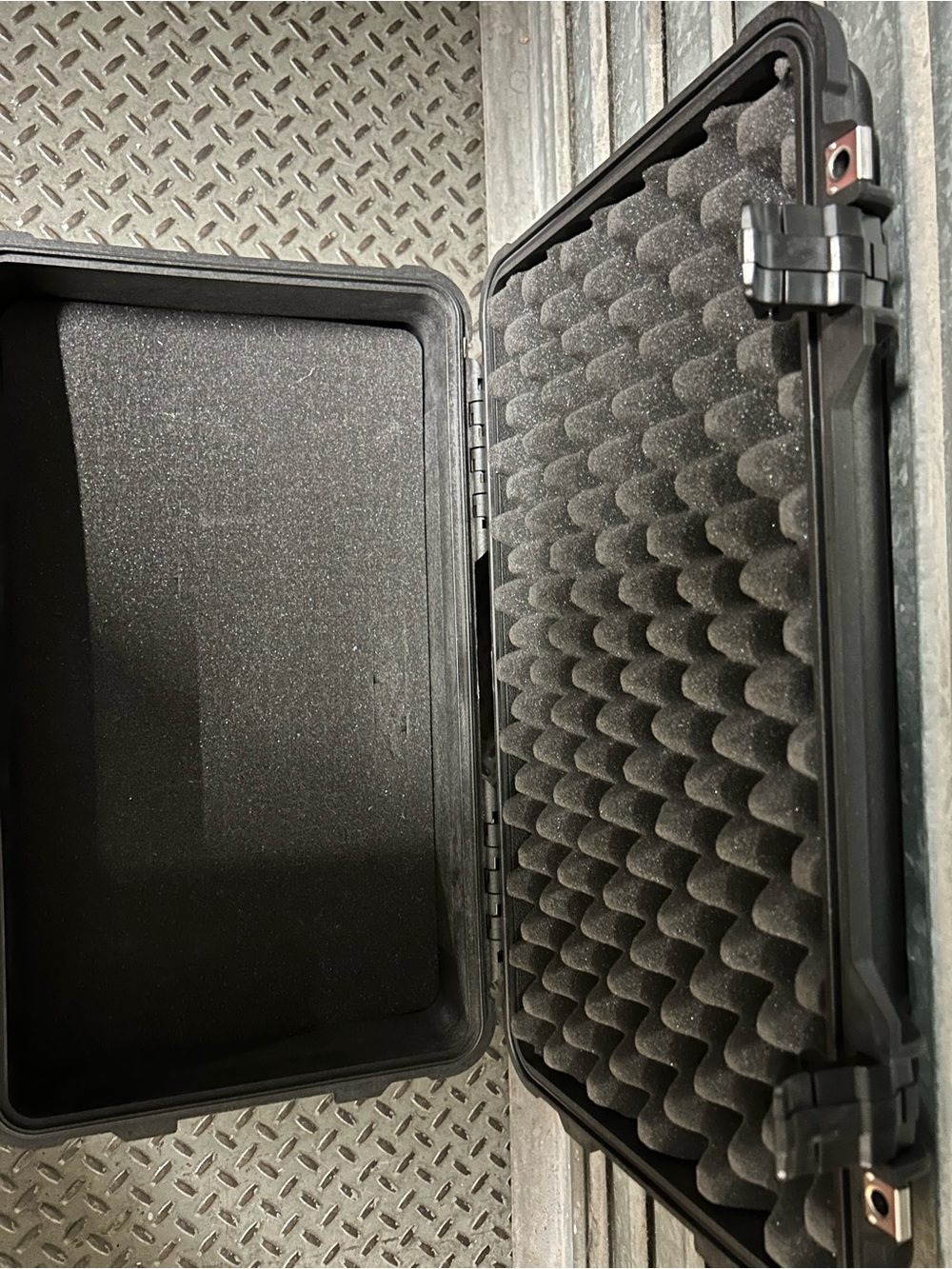 Pelican 1510Black Waterproof Protector Case - Rugged Travel Storage - Picture 5 of 7